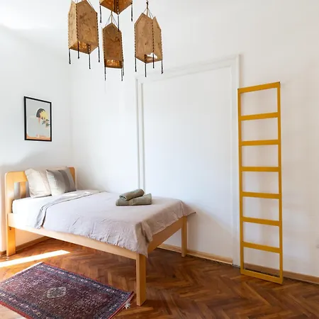 85m Large, Bright And Cozy Bona * Belgrád